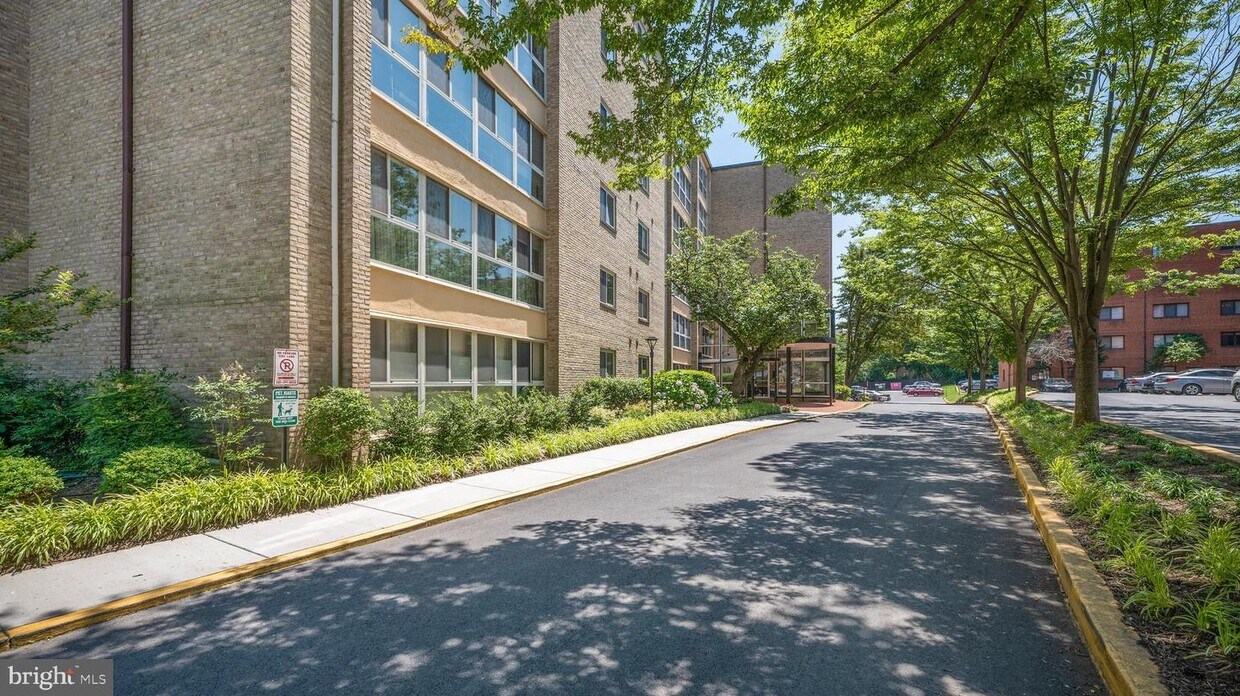 Foto principal - 4970 Battery Ln