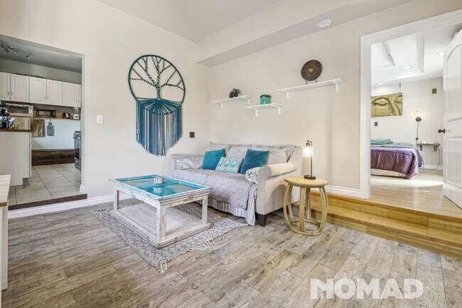Building Photo - Serene Retreat in Hills - Close to Downtown
