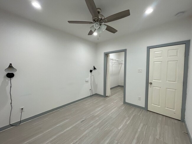 Foto del edificio - 5226 Ridgevan St