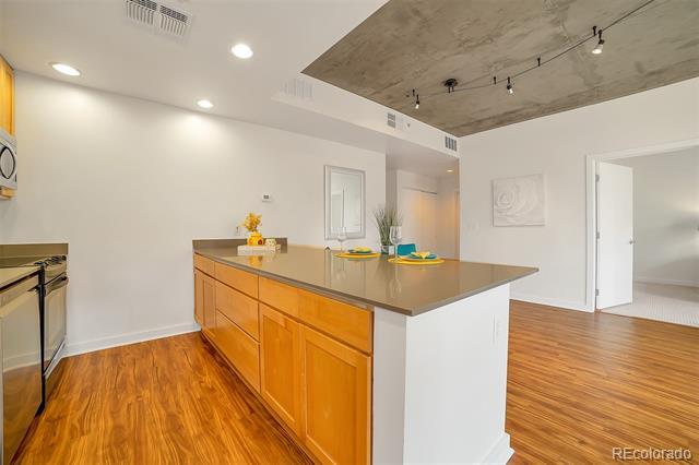 Building Photo - 275 S Harrison St