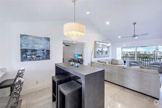 Building Photo - 10684 Gulf Shore Dr