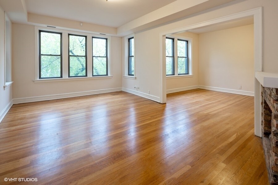 Foto principal - 3507 N Racine Ave