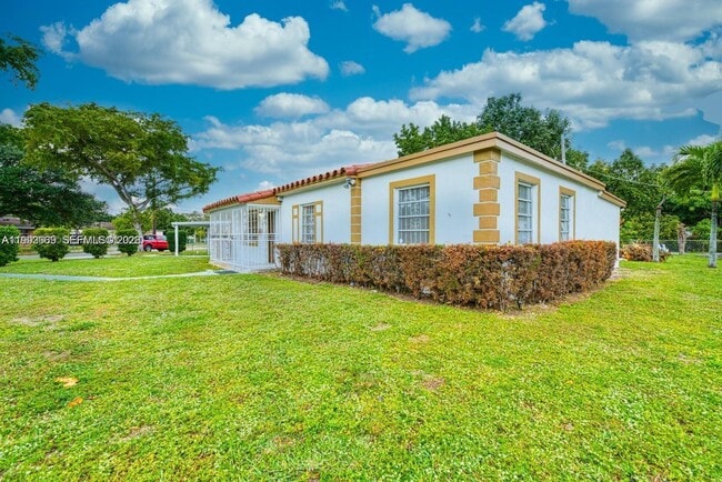 Foto del edificio - 13005 NW 8th Ave