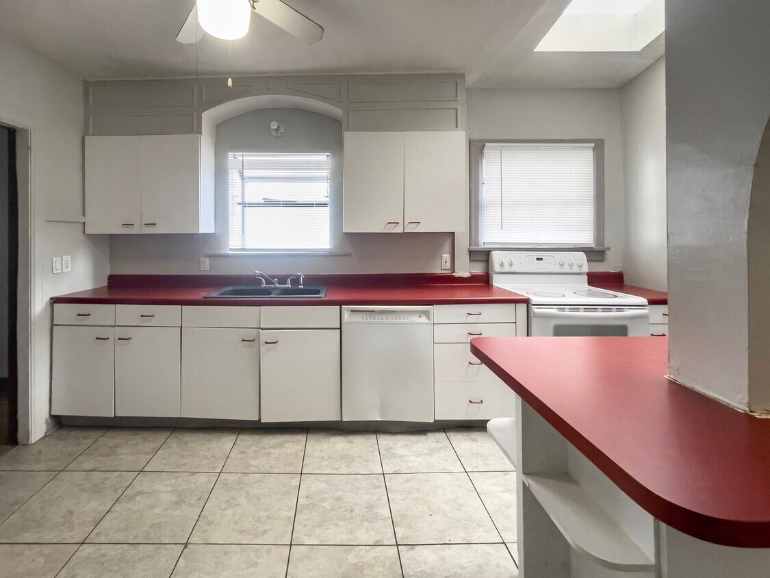 Foto principal - AVAILABLE IMMEDIATELY! Dishwasher and Wash...