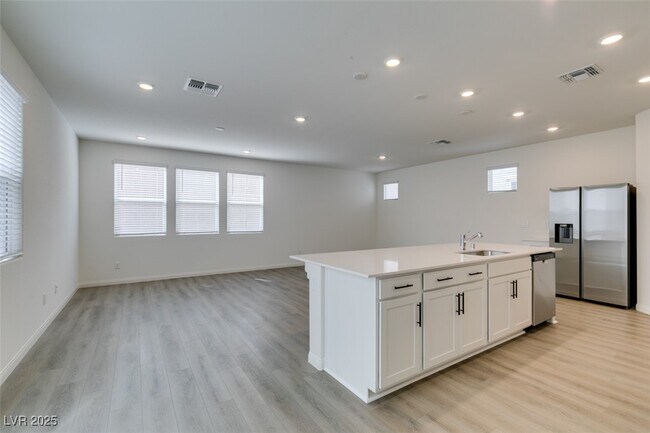 Building Photo - 9133 Vesey Ave