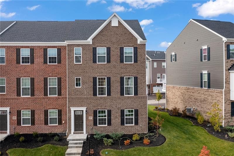 207 Amon St, Cranberry Township, PA 16066 Townhome Rentals in