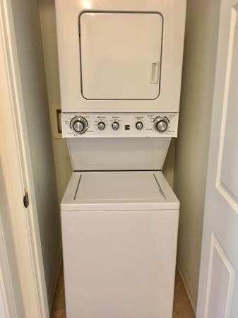 Washer/Dryer - 2360 Paseo De Laura