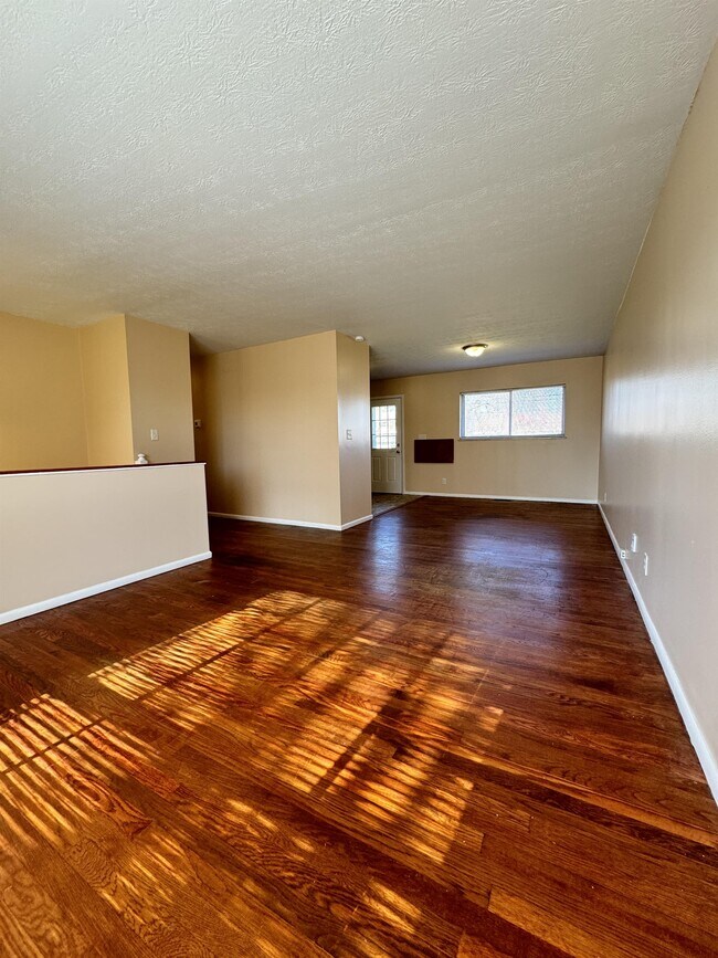 Foto del edificio - 5141 Fairlane Rd