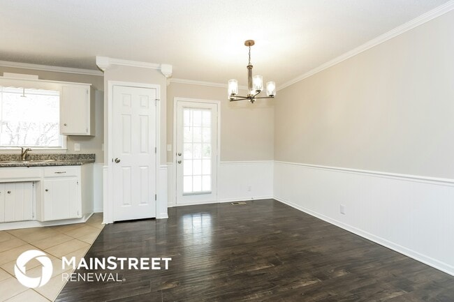 Building Photo - 324 Mayflower Dr