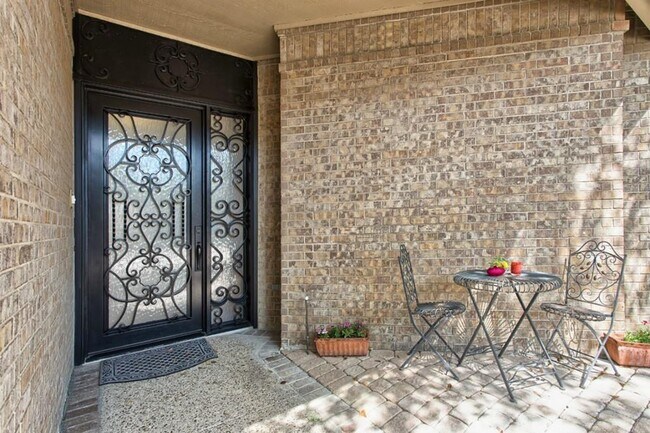 Foto del edificio - 5923 Encore Dr