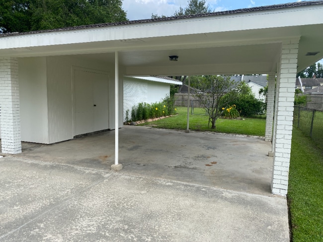 Building Photo - 309 S Wakefield Dr
