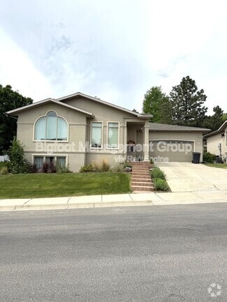 Building Photo - 24 Reeders Village Dr
