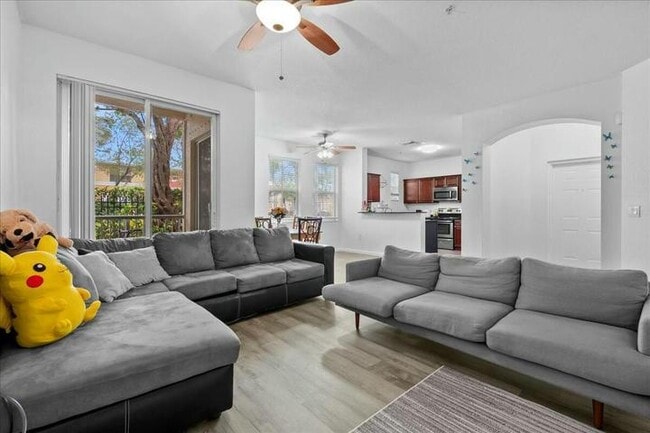 Building Photo - 1109 Shoma Dr