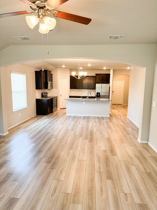 Building Photo - Available Now Beautiful 1 story, 4 bedroom, 2 bath, 2 car garage home with garage door opener and...