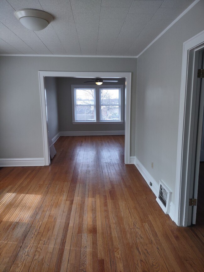 Building Photo - 5009 Wilcox Ave