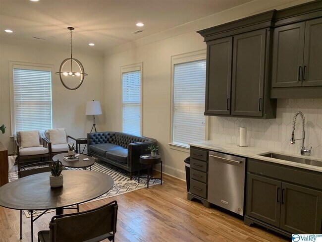 85 Town Center Dr Nw Huntsville Al 35806 Apartment For Rent In Huntsville Al Apartments Com