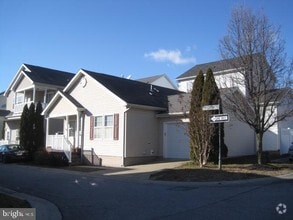 Building Photo - 7300 Willow Glen Way