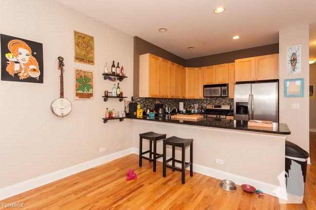 Building Photo - 2 br, 2 bath Condo - 1533 N Western Ave