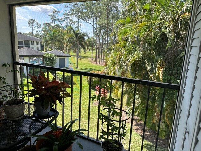 Foto del edificio - 809 Augusta Blvd