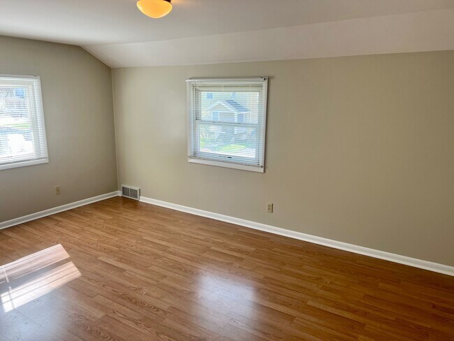 Building Photo - 740 Blossom Rd