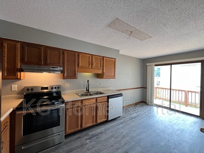 Foto del edificio - 13013 Smalley Ave