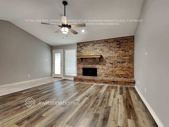 Building Photo - 4913 Cliffwood Dr