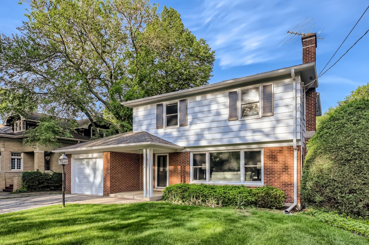 Primary Photo - 627 N Dunton Ave