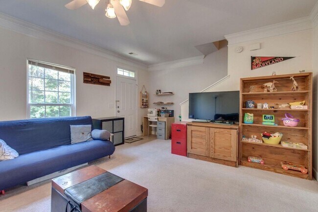 Foto del edificio - COMING SOON! Spacious 3BR/2.5BA Duplex in South Nashville | Pet Friendly | Prime 37211 Location N...