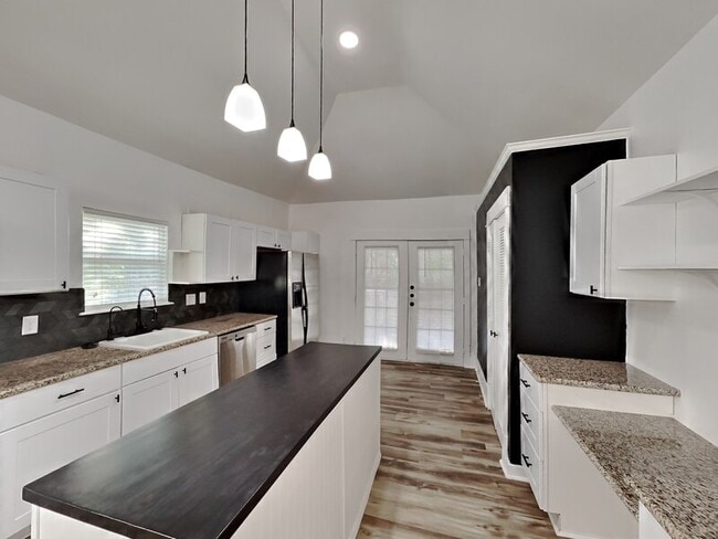 Building Photo - 26998 Hogan Dr