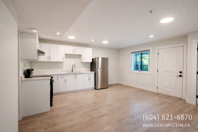 Building Photo - 36701 Carl Creek Cres
