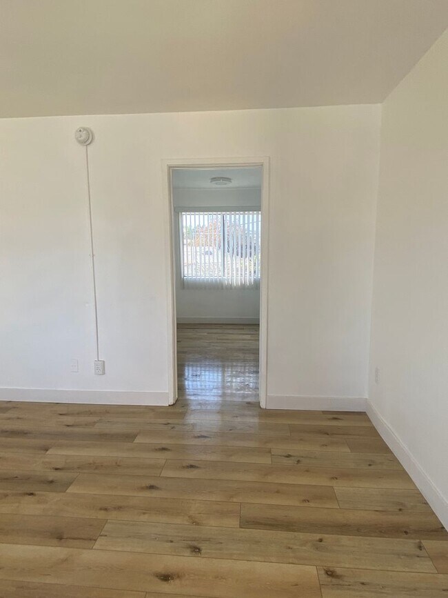 Foto del edificio - 5130-5140 Roseland Street