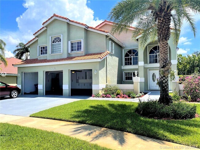 Building Photo - 915 NW 197th Ave