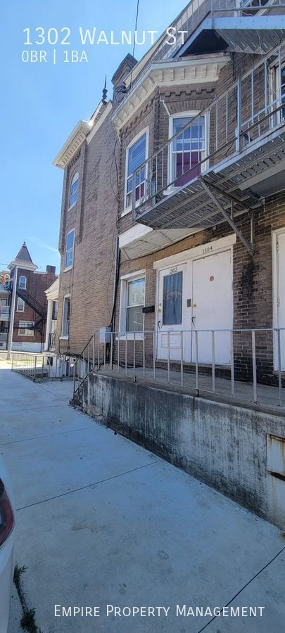 Building Photo - 1st Floor: Studio / 1 Bathroom Apartment i...