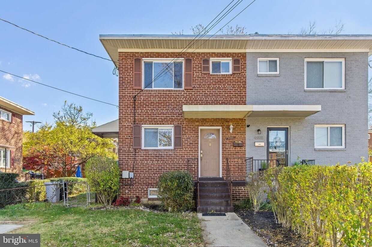 Primary Photo - 4906 Winthrop St
