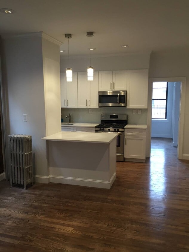 Primary Photo - 41 08 Queens Blvd