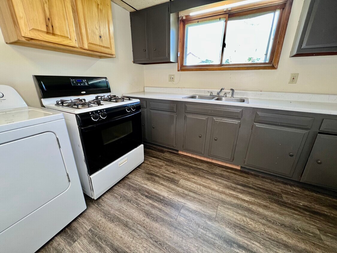 Kitchen - 526 Adams St