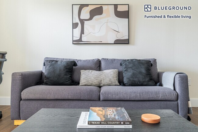 Foto del edificio - 1501 W Howard Ln