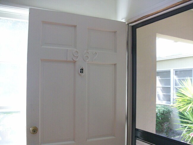 Front Entry - 1962 N Bronson Ave