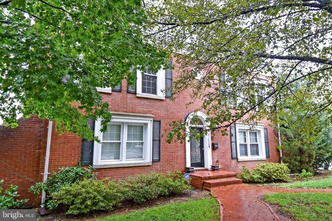 Foto del edificio - 4200 River Rd NW