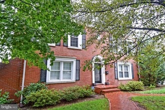 Building Photo - 4200 River Rd NW