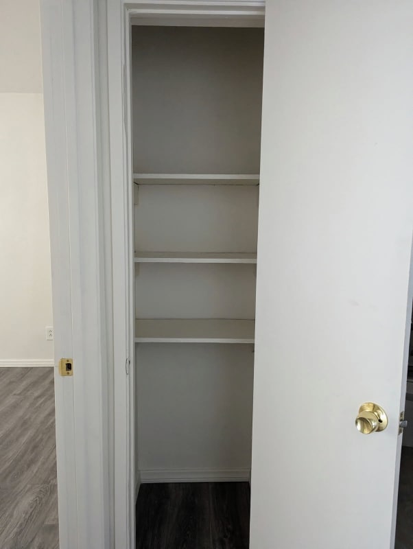 Building Photo - 3332 Drew St