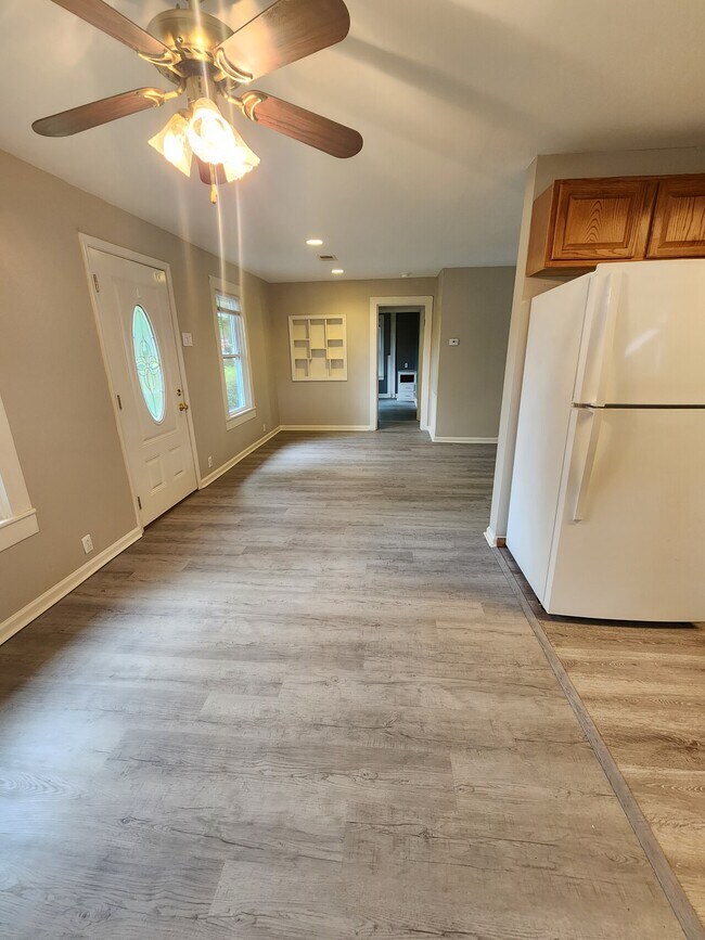 Building Photo - LAKE VIEWS IN PRIVATE SETTING