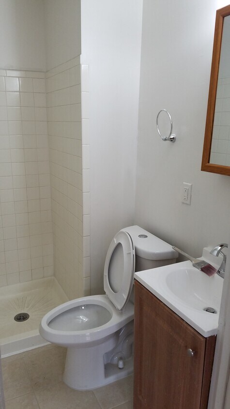 Primary Photo - 18 E 21st St