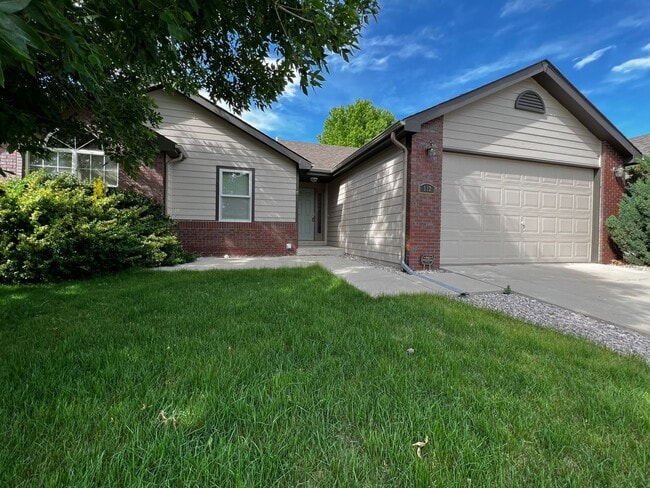 Building Photo - Charming 3-Bedroom Windsor Home: Comfort, Style, and Convenience Await!