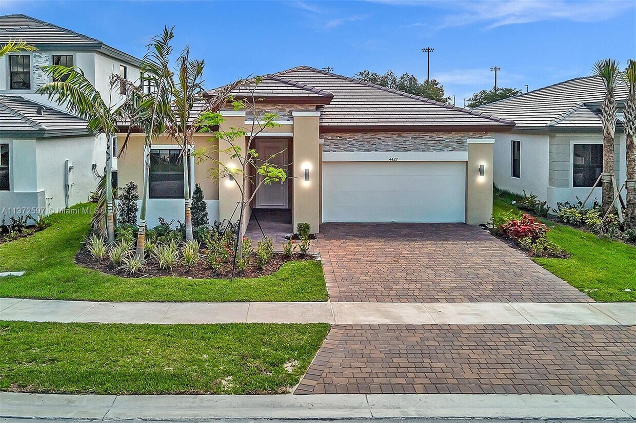 4427 SW 173rd Ave, Miramar, FL 33029 House for Rent in Miramar, FL