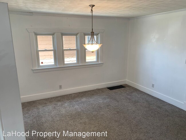 Building Photo - 3 br, 1 bath House - 613 Loucks Ave