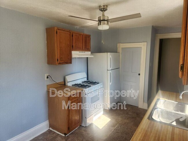 Building Photo - 506 Ridge Ave