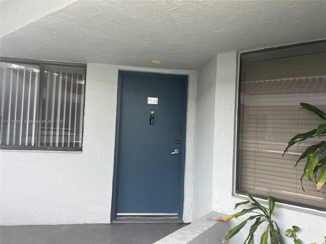 Foto del edificio - 8275 SW 152nd Ave