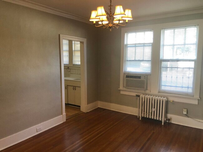 Foto del edificio - 693 E Pkwy S