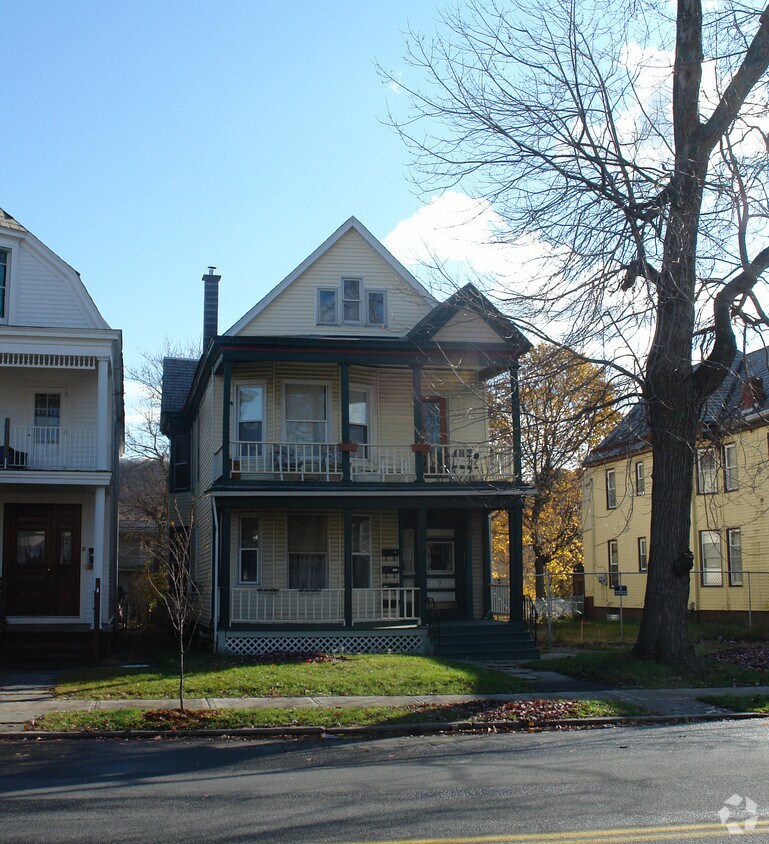 Building Photo - 7 Florence Pl